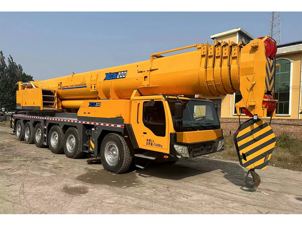 เครนบรรทุก xcgm 200Ton XCA200 มือสอง